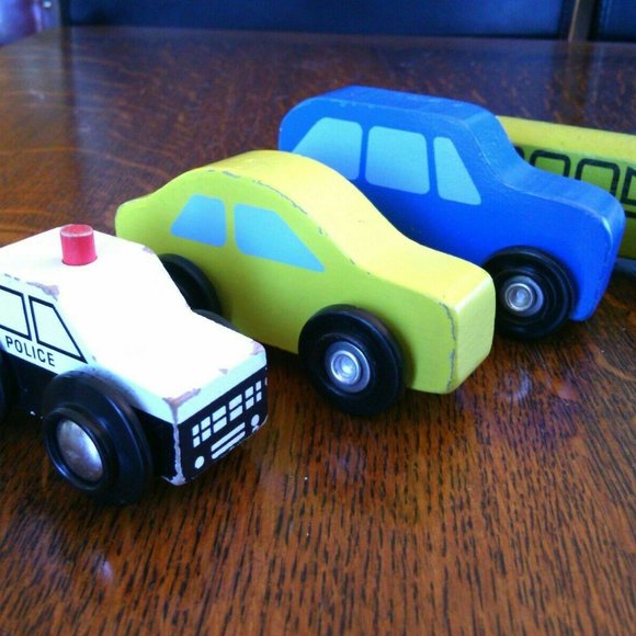 Wooden Toy Cars Set Police Car Traffic Light Station Hospital Sign Shopper Wood - Picture 3 of 16